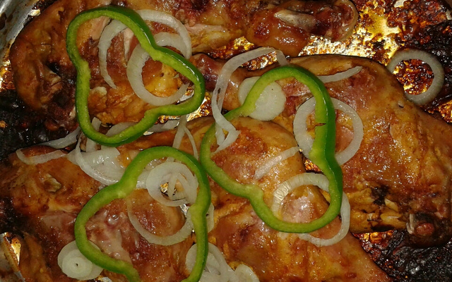 Coxa e sobrecoxa de frango assado