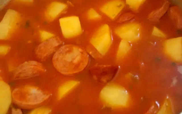 Linguiça calabresa com batata