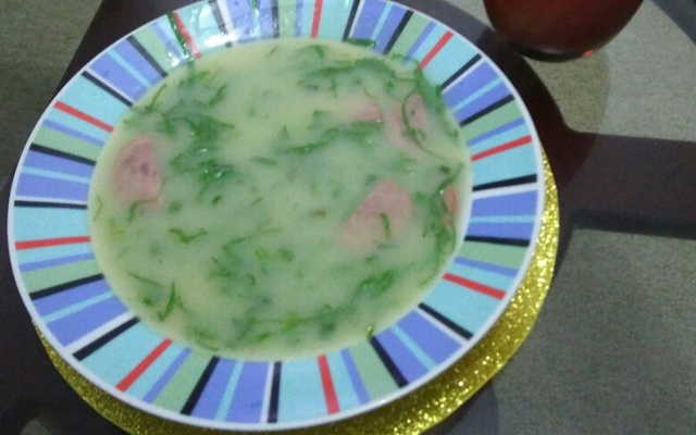 Caldo verde com calabresa defumada