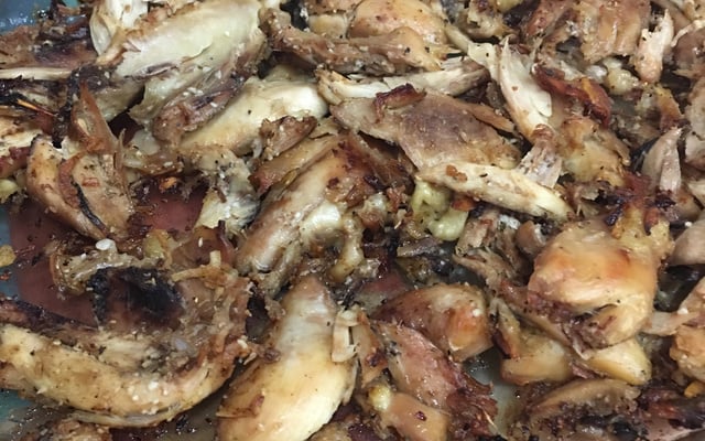 Frango no forno com creme de cebola