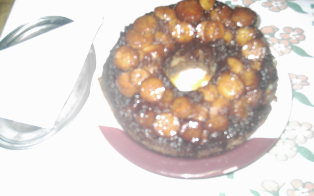 Bolo caramelado de banana