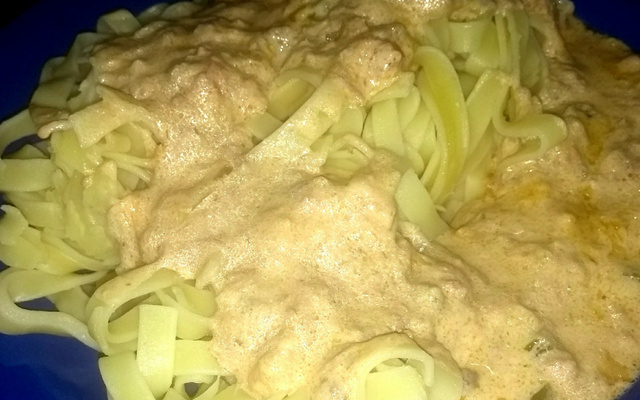 Penne ao molho branco com atum