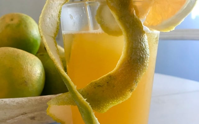 Drink de laranja e vodka