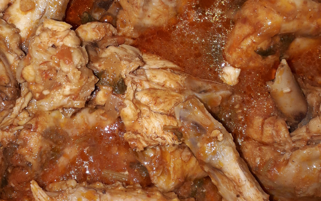 Frango inteiro cozido