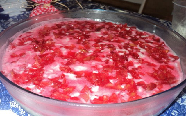 Flan de baunilha com calda de maçã