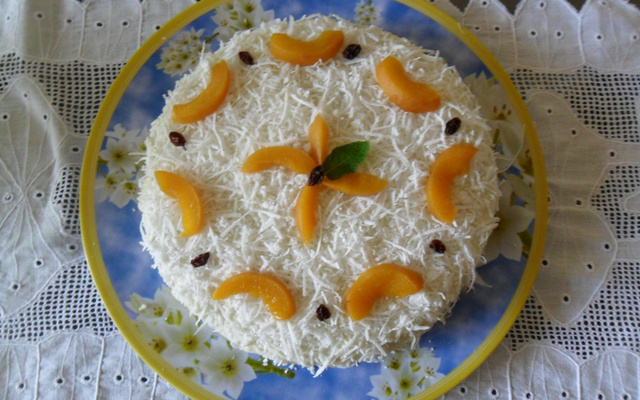 Bolo de pêssego com creme aveludado de baunilha
