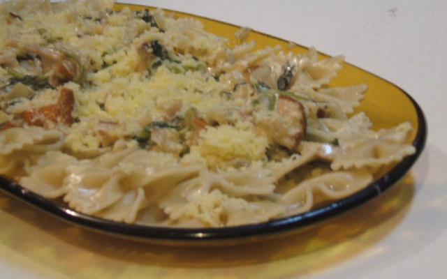 Macarrão ao molho de maçãs e gengibre