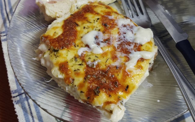 Sanduíche gratinado