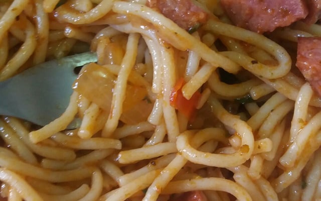 Macarrão com linguiça