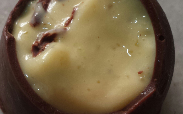 Bombom de mousse de maracujá