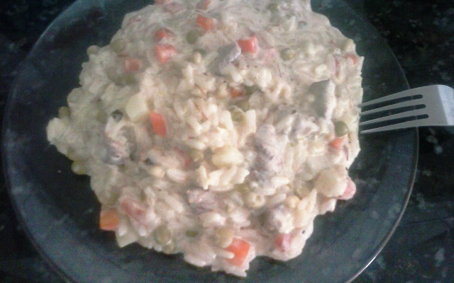 Risoto de carne com legumes