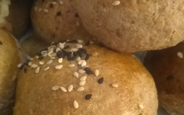 Hambúrguinho com pão integral