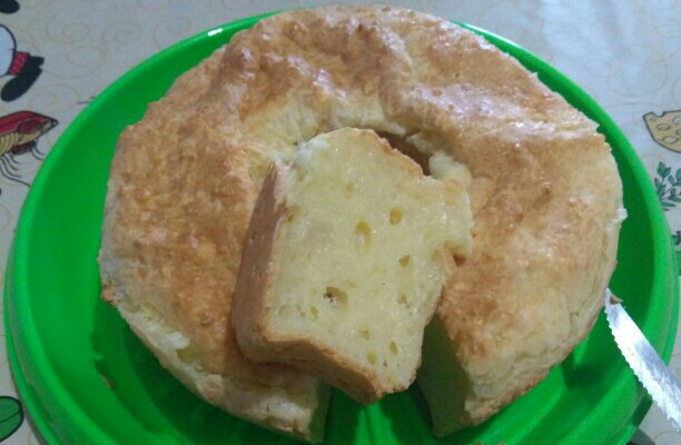 bolo salgado  de polvilho doce (rosca)