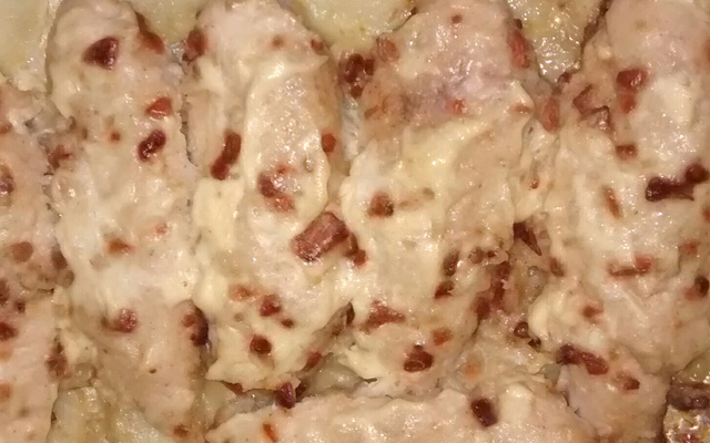 Filé de frango com creme de cebola