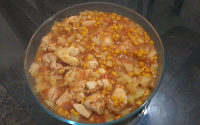 Frango com batatinha e milho verde