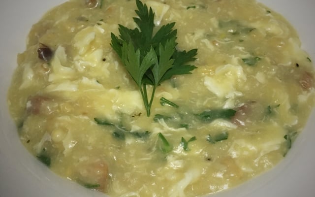 Sopa de alho (mingau de alho)