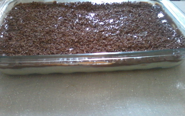 Pavê de chocolate com creme branco