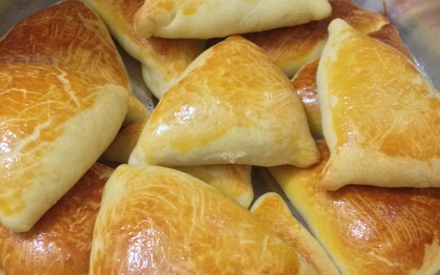 Esfiha de carne adaptada (receita turca)