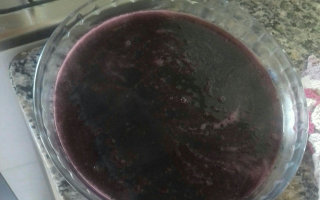 Sagu de sachês de suco de uva