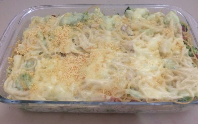 Macarrão de brócolis e Bacon com Molho Branco