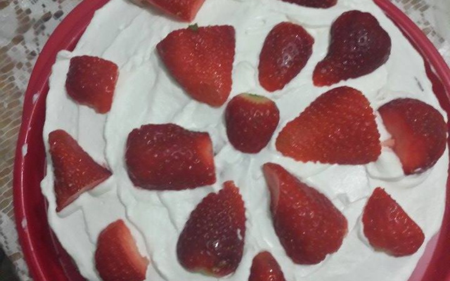 Bolo de morango com chantilly