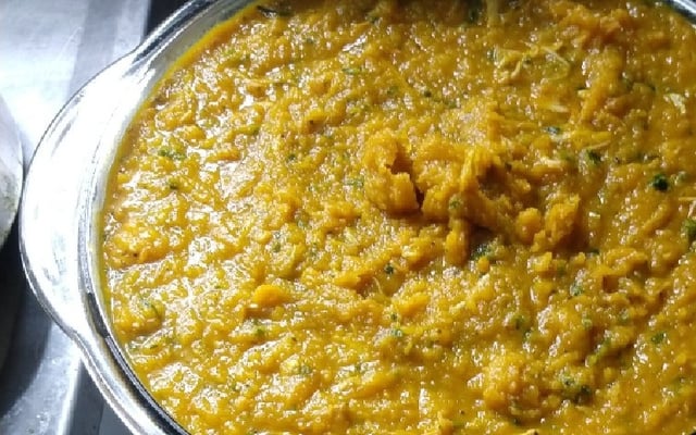 Purê de abóbora com frango fácil e delicioso