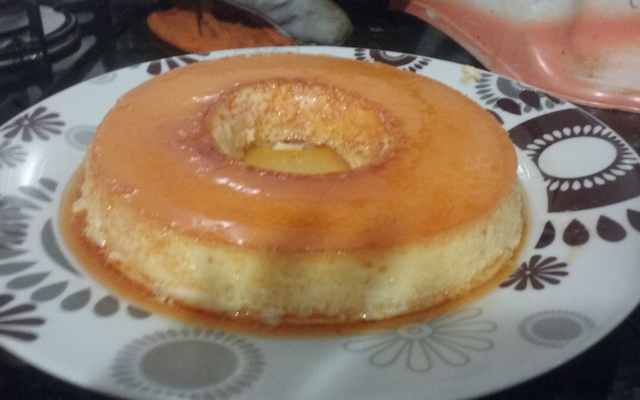 Pudim na panela de arroz elétrica