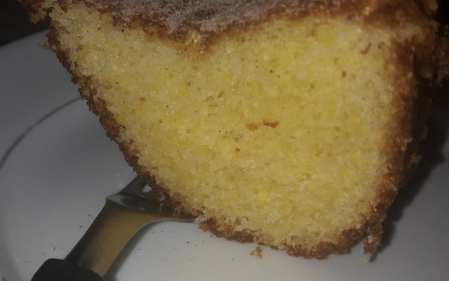 Pão-de-ló de fubá Sanclair