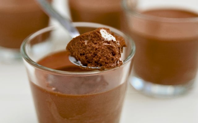 Mousse de chocolate aerados em copinhos de porção individual
