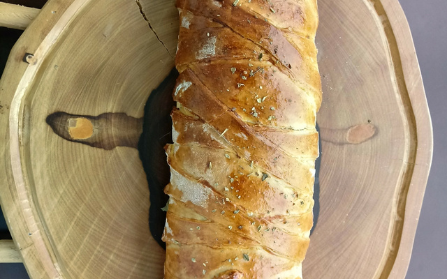 Pão de calabresa e queijo