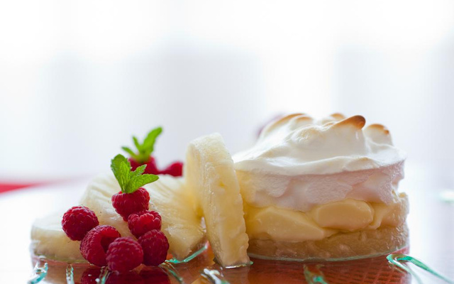 Tortura de abacaxi com coco