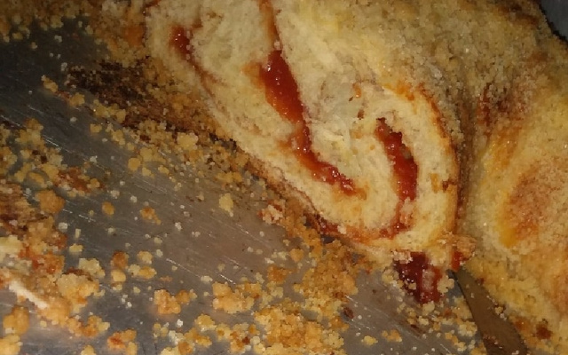 Cuca recheada com chocolate