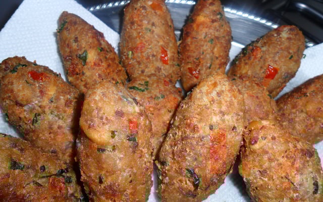 Bolinho de pão recheado com requeijão