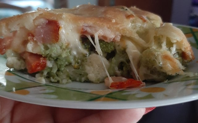 Torta de brócolis com bacon