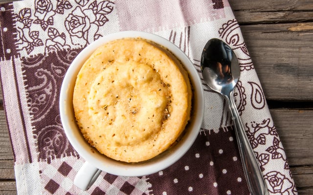 Pão de queijo de caneca