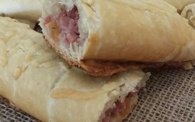 Pão de calabresa moída