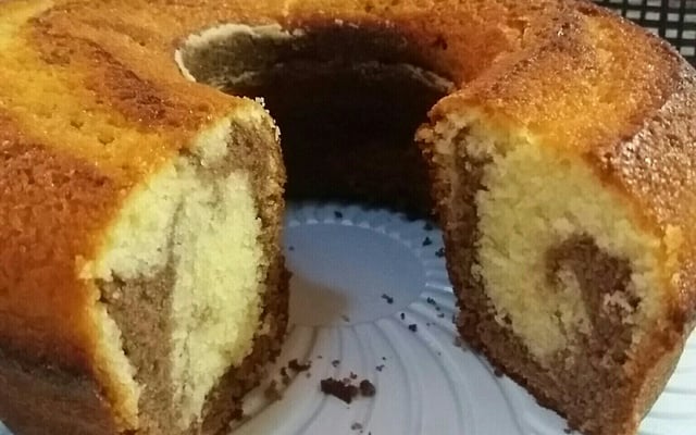 Bolo mesclado simples e rápido da Lary