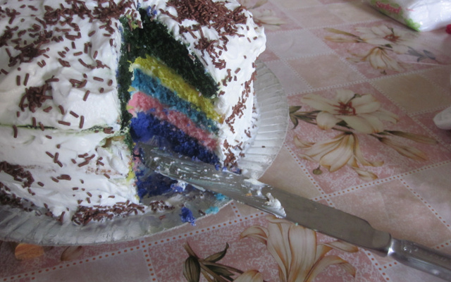 Bolo arco-íris