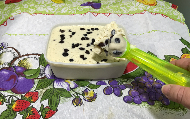 Sorvete de banana com passas do Lucio Cezar