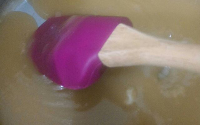 Calda cremosa de caramelo