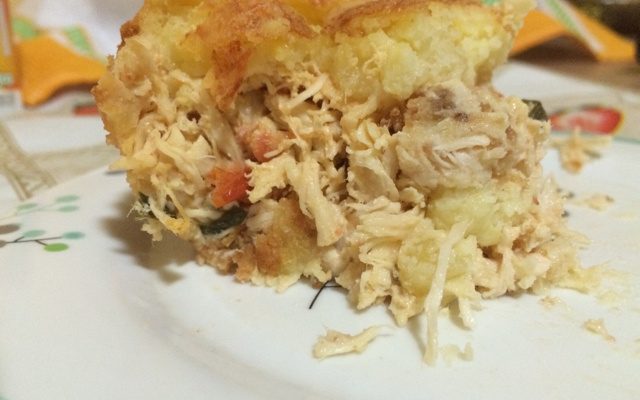 Torta de mandioca recheada de frango