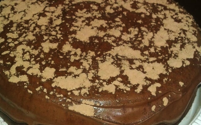 Bolo de creme de avelã