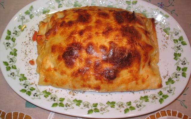 Rocambole com massa de pastel