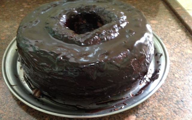 Bolo de chocolate integral com cobertura