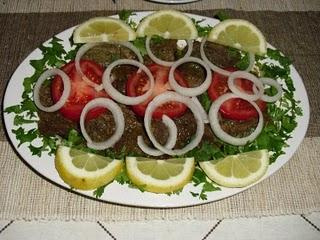 Bifinhos ao molho e cerveja preta e branca