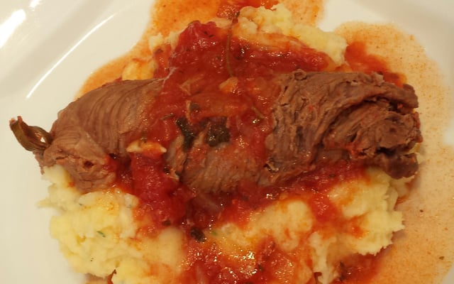 Bracciola com purê de batata