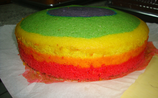 Bolo arco-íris