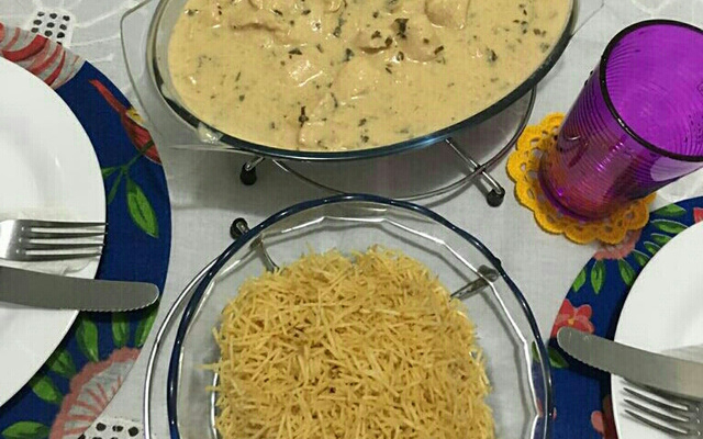 Estrogonofe de frango Saint Patrick