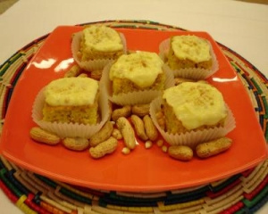 Bolo de milho com amendoim