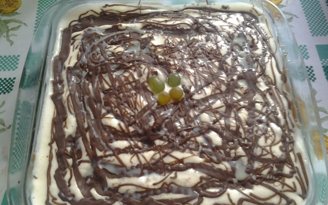 Doce de uva com brigadeiros